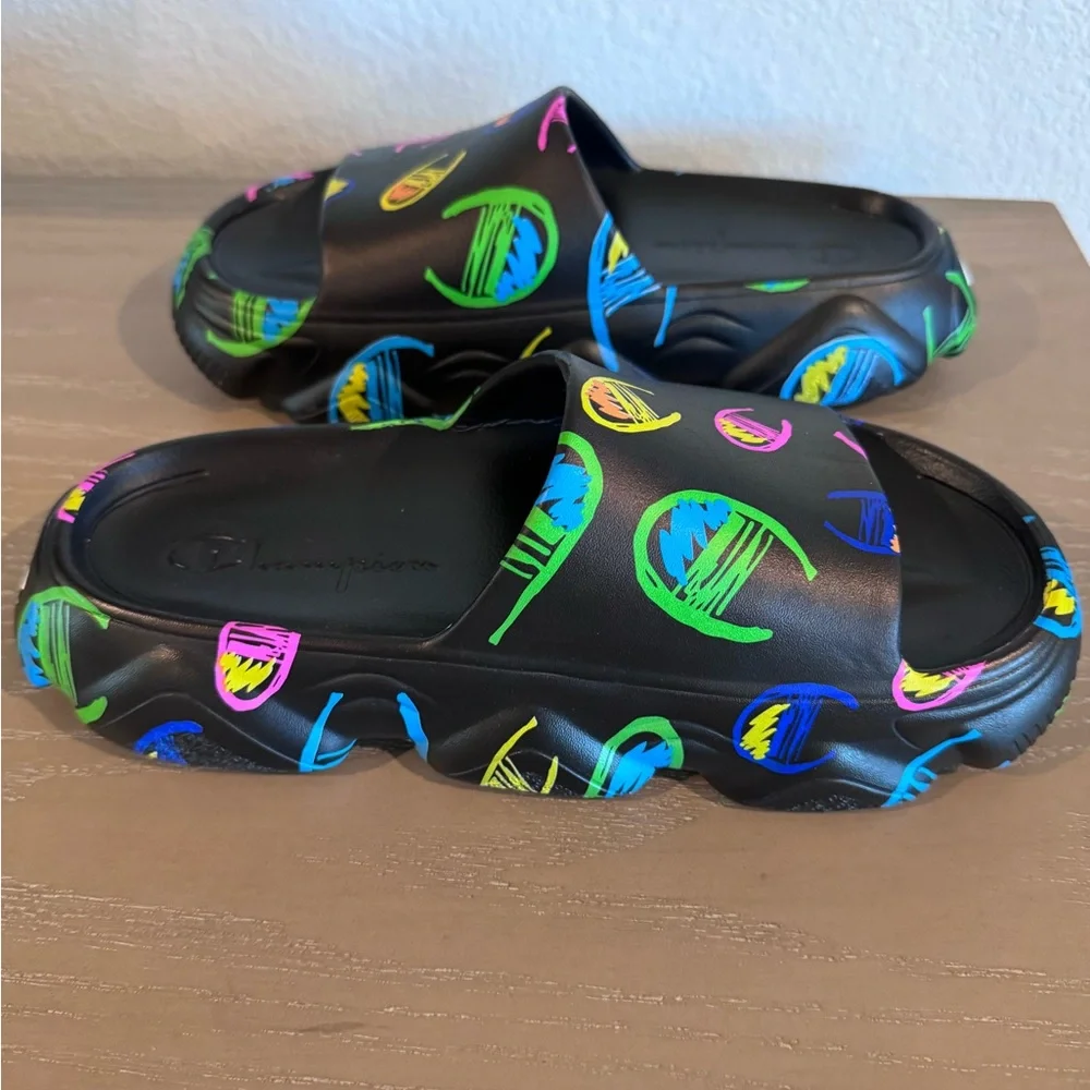 NWOT Champion Meloso Squish Multicolor Comic Print Slides